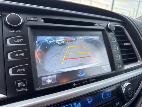 Used 2018 Toyota Highlander Limited image 34