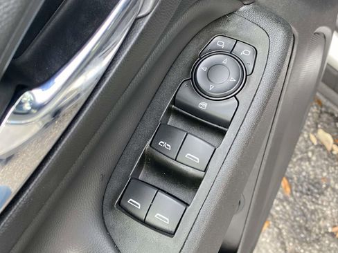 Used 2021 Chevrolet Equinox LT image 16