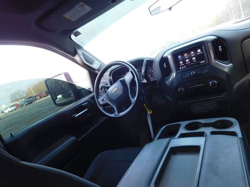 Used 2021 Chevrolet Silverado 2500 Custom image 3