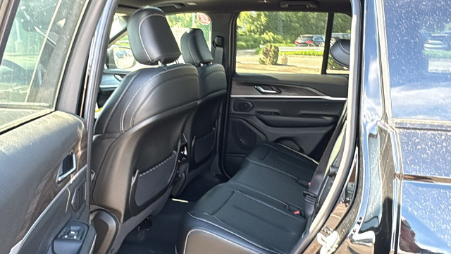 New 2027 Jeep Grand Cherokee Limited AWD/4WD image 23