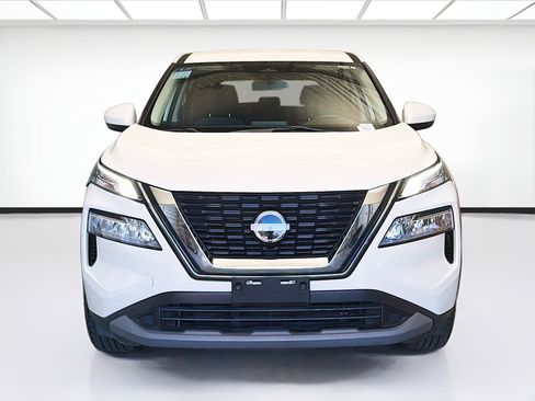 Used 2023 Nissan Rogue SV image 2