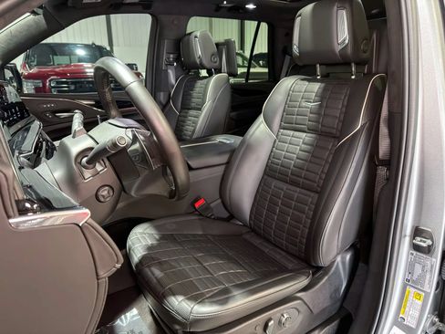 Used 2024 Cadillac Escalade V AWD/4WD image 22