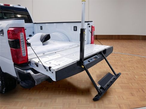 Used 2024 Ford F350 King Ranch w/ Chrome Package image 12