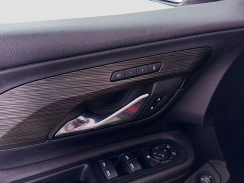 Used 2023 GMC Terrain SLT w/ Elevation Edition image 30