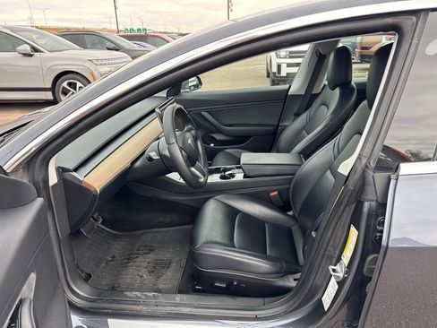 Used 2019 Tesla Model 3 Long Range image 38