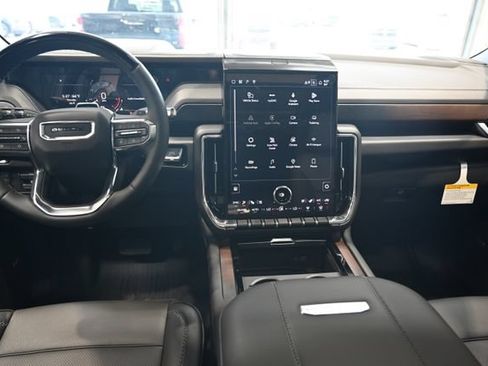 New 2026 GMC Yukon Denali w/ Advanced Technology Package AWD/4WD image 13