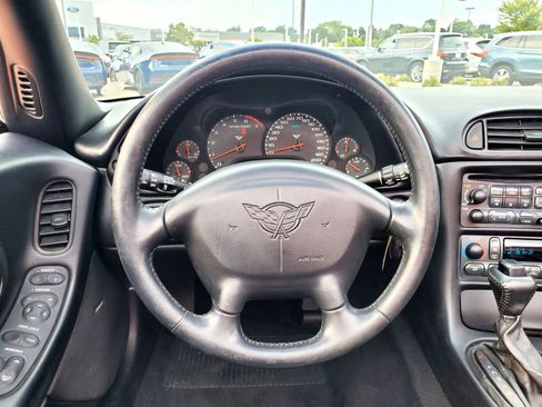 Used 2000 Chevrolet Corvette Convertible w/ Performance Handling Pkg image 17