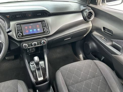 Used 2020 Nissan Kicks S FWD image 17
