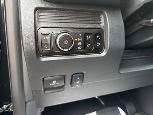 Used 2025 Ford F350 Lariat w/ FX4 Off-Road Package image 20