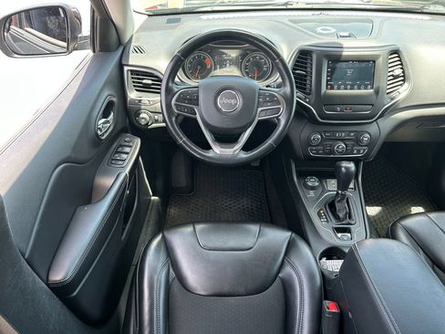 Used 2019 Jeep Cherokee Latitude Plus w/ Comfort/Convenience Group AWD/4WD image 29
