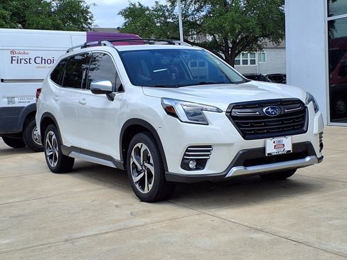 Used 2024 Subaru Forester Touring AWD/4WD image 2