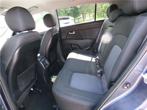 Used 2016 Kia Sportage LX AWD/4WD image 9
