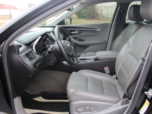 Used 2017 Chevrolet Impala Premier w/ Enhanced Convenience Package image 26