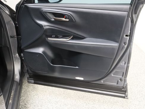 Certified 2024 Toyota Crown XLE image 37