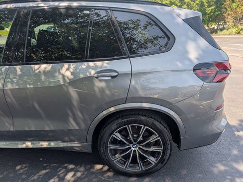 Used 2024 BMW X5 xDrive40i w/ M Sport Package AWD/4WD image 4