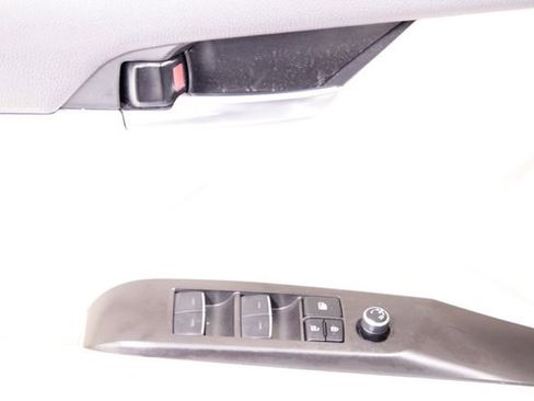 Used 2023 Toyota Camry XLE image 21