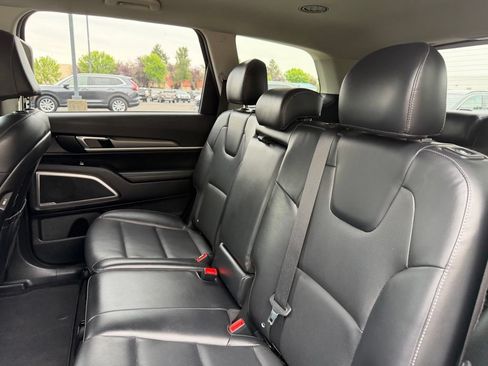Used 2022 Kia Telluride LX AWD/4WD image 30