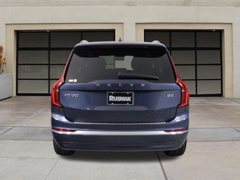 New 2025 Volvo XC90 B5 Core w/ Protection Package Premier image 4