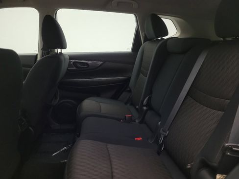 Used 2020 Nissan Rogue S FWD image 18
