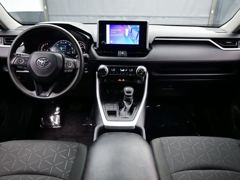 Used 2023 Toyota RAV4 XLE AWD/4WD image 17