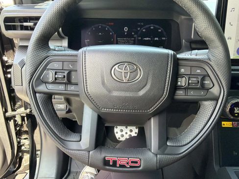 Used 2025 Toyota Tacoma TRD Pro AWD/4WD image 31