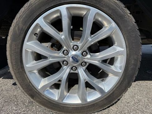 Used 2019 Ford F150 Platinum w/ FX4 Off-Road Package AWD/4WD image 32