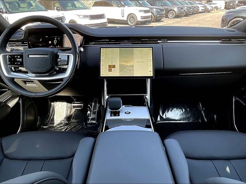 New 2026 Land Rover Range Rover Long Wheelbase SE image 8