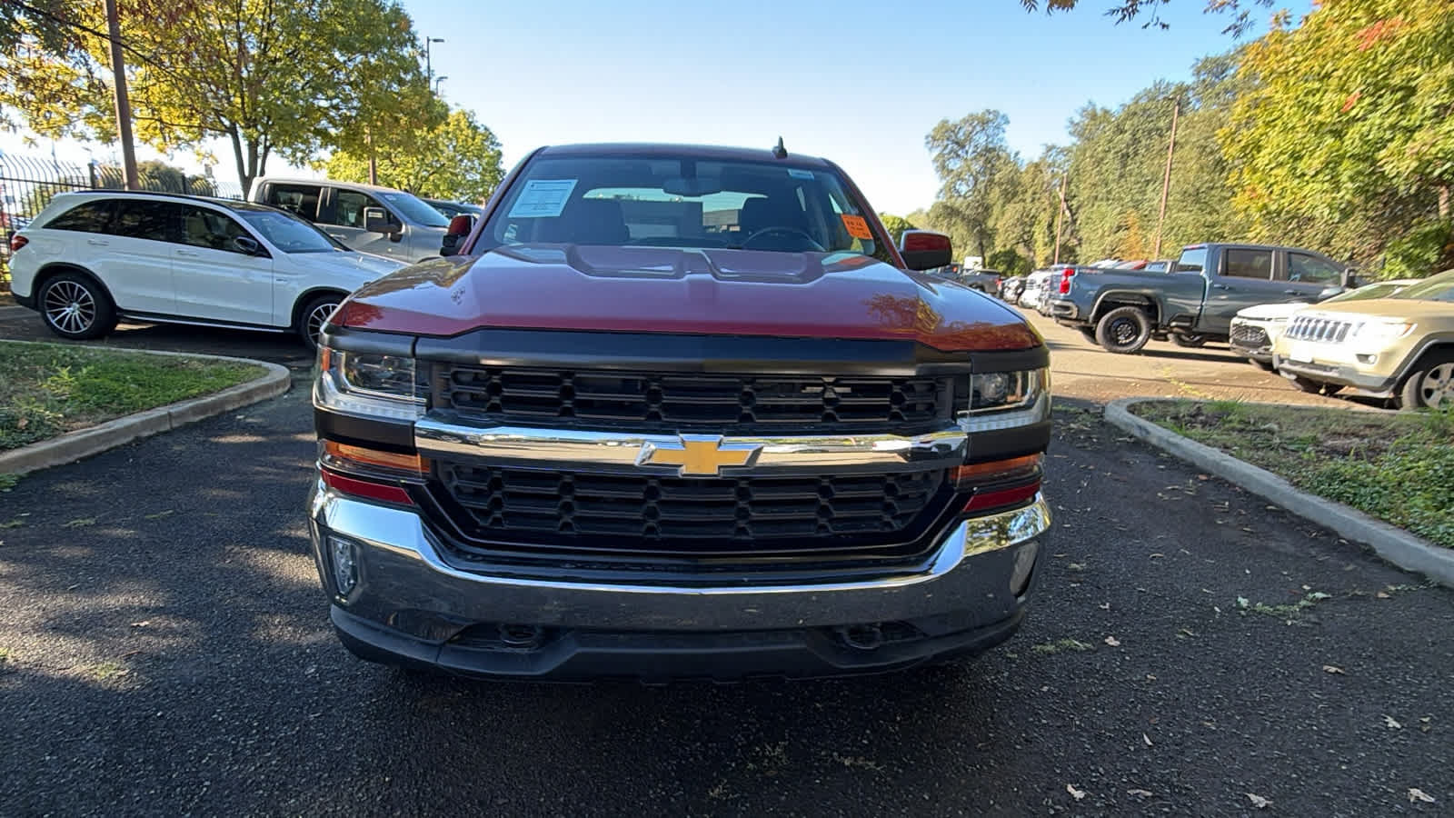 Used 2018 Chevrolet Silverado 1500 LT w/ All Star Edition AWD/4WD image 2