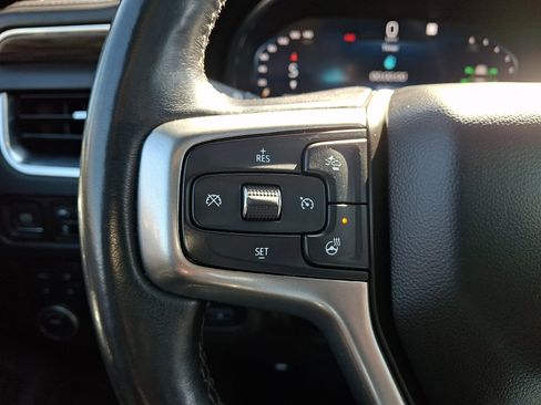 Used 2022 Chevrolet Suburban Z71 w/ Luxury Package image 24