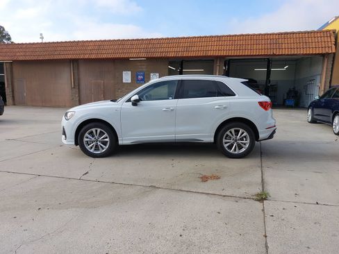 Certified 2025 Audi Q3 2.0T Premium w/ Convenience Package AWD/4WD image 8