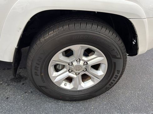 Certified 2019 Toyota 4Runner SR5 image 33