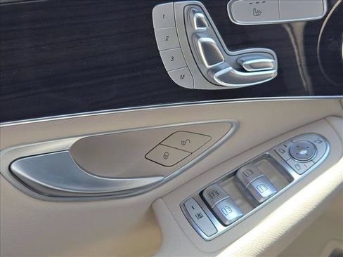 Used 2022 Mercedes-Benz GLC 300 image 24