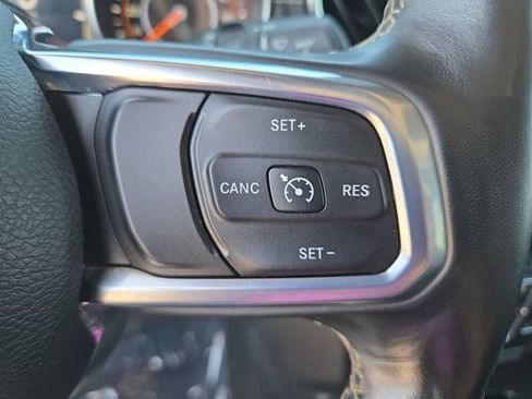 Used 2019 Jeep Wrangler Unlimited Sahara w/ Cold Weather Group AWD/4WD image 19