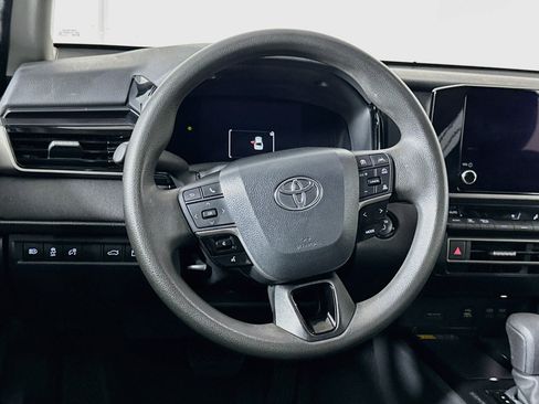 Used 2025 Toyota Camry LE FWD image 18