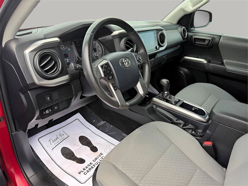 Used 2020 Toyota Tacoma SR5 AWD/4WD image 16