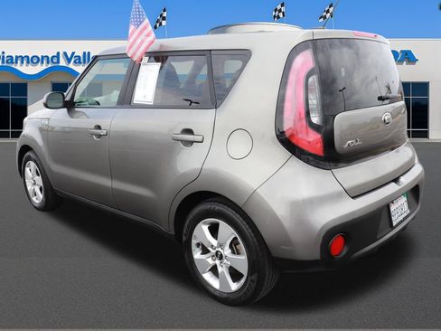 Used 2018 Kia Soul FWD image 4