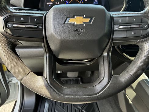 Used 2025 Chevrolet Colorado W/T RWD image 27