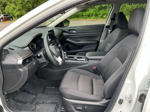 Used 2025 Nissan Altima 2.5 SV FWD image 27