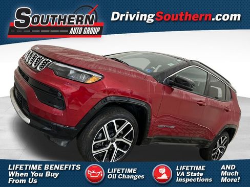 Used 2025 Jeep Compass Limited w/ Elite Group AWD/4WD image 1