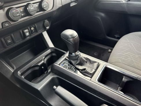 Used 2019 Toyota Tacoma TRD Sport image 22