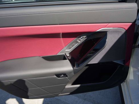 Used 2023 BMW 740i w/ Parking Assistance Package RWD image 8