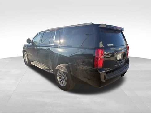 Used 2017 Chevrolet Suburban LS image 4