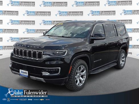 Used 2022 Jeep Wagoneer Series II RWD image 1