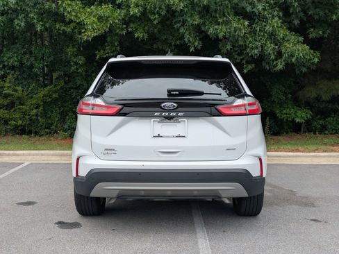 Certified 2022 Ford Edge SEL w/ Convenience Package AWD/4WD image 4