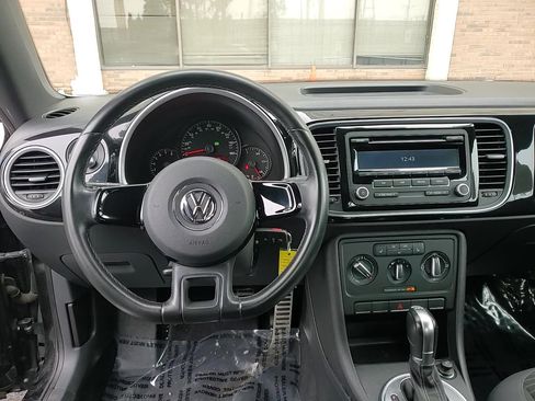 Used 2012 Volkswagen Beetle 2.0T image 22