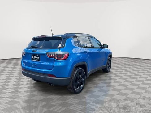 Used 2018 Jeep Compass Latitude FWD image 10