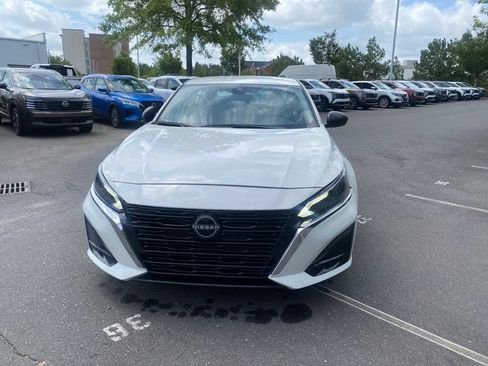 Certified 2025 Nissan Altima 2.5 SV FWD image 10