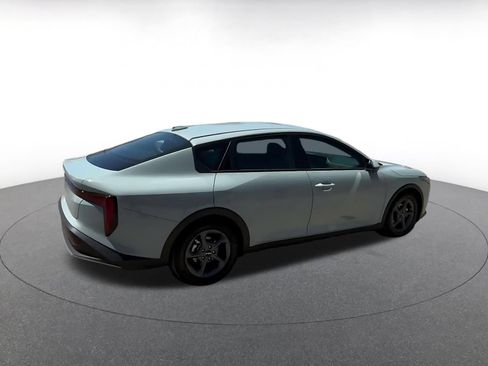 Used 2026 Kia K4 FWD image 14