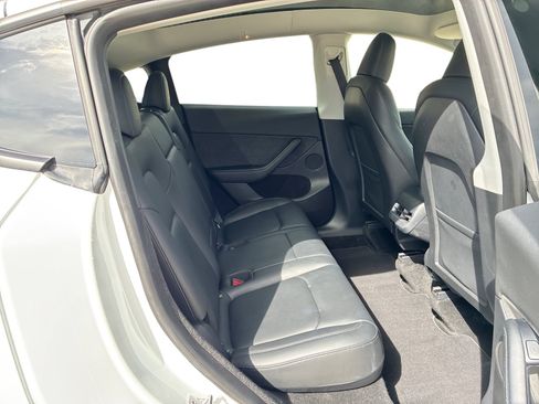 Certified 2023 Tesla Model Y Long Range AWD/4WD image 11