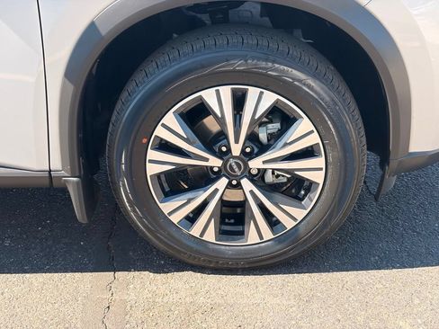 Certified 2023 Nissan Rogue SV w/ SV Premium B Package FWD image 10